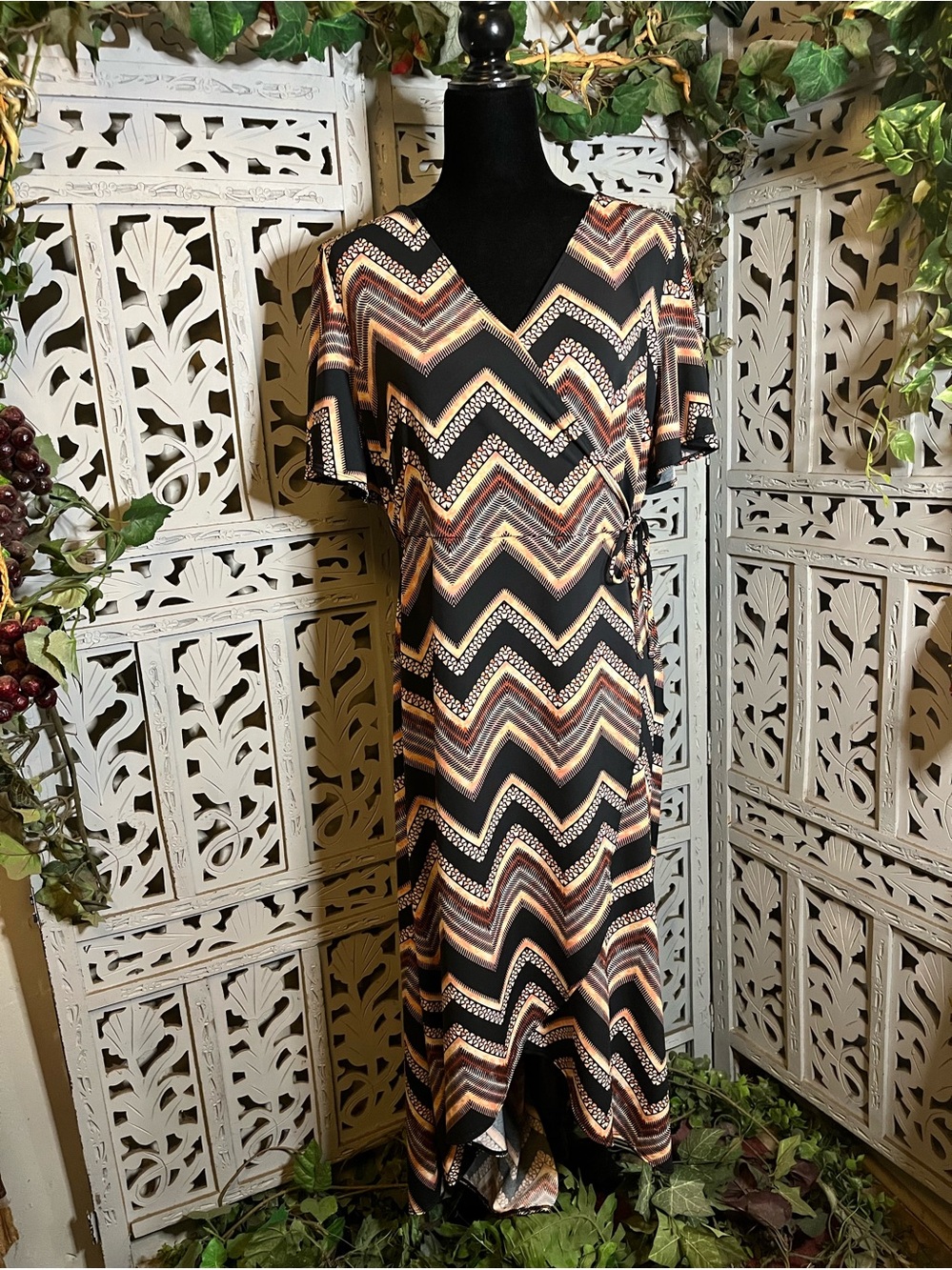 MAURICES TERRIFIC BLACK & BROWN ZIGZAG CHEVRON PATTERN HIGH LOW MAXI DRESS